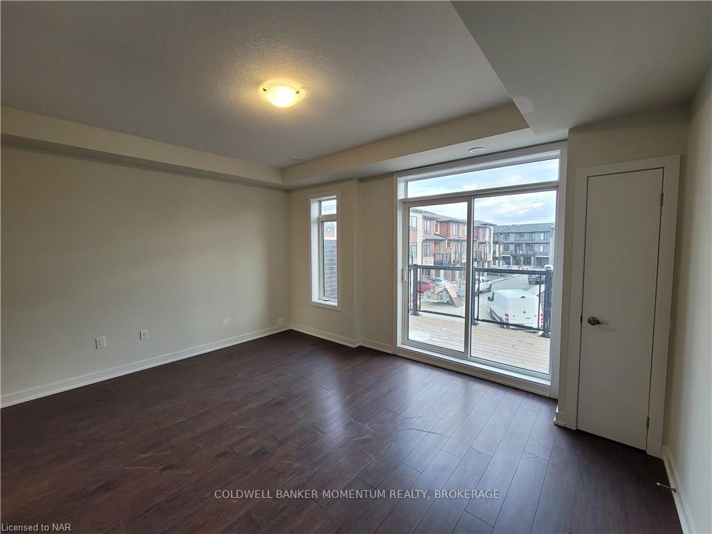 Photo 7 of Unit 25, 590 North Service Road, Hamilton, Lakeshore — HOMEH