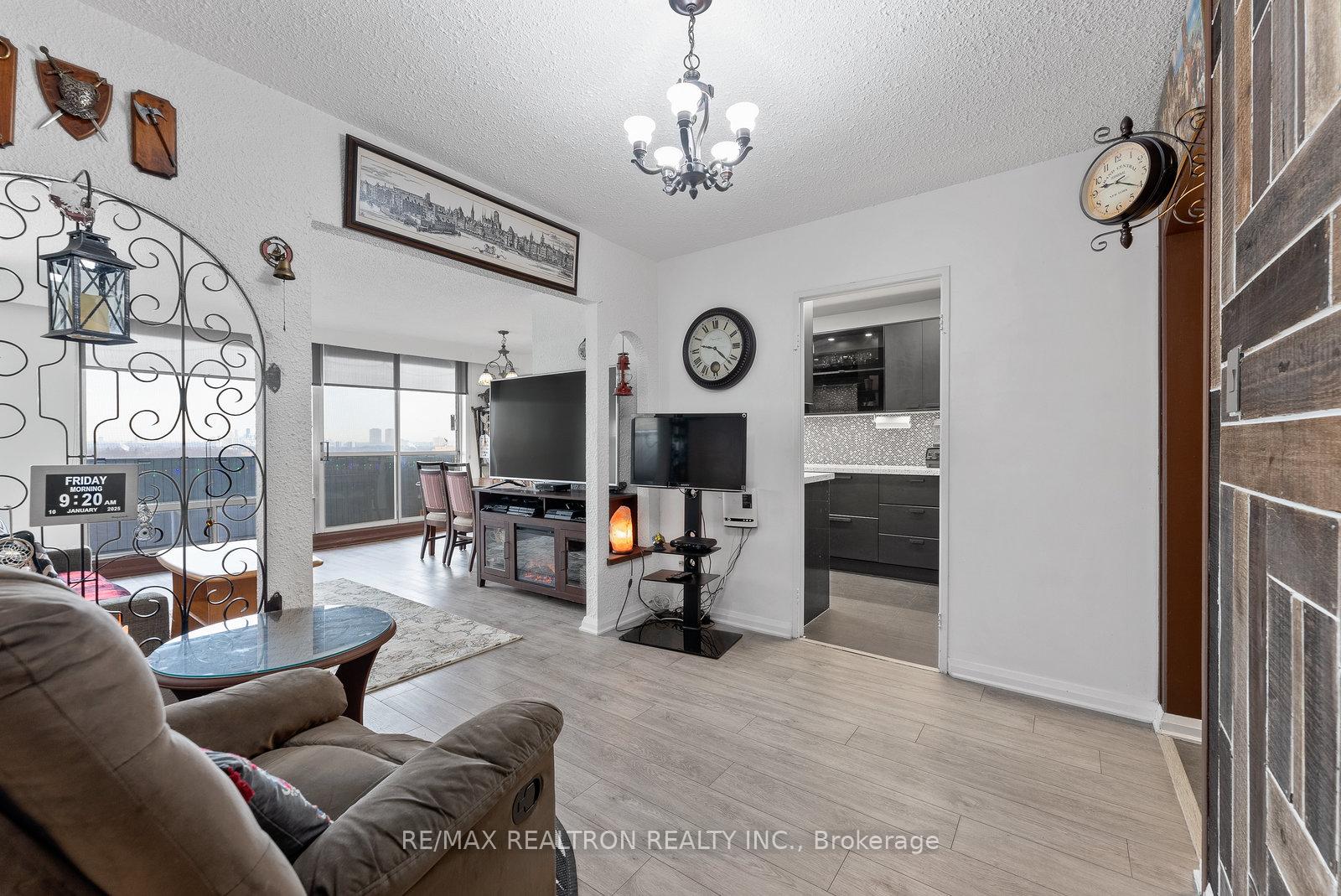 Photo 5 of Unit 1110, 1 Massey Square, Toronto, Crescent Town — HOMEH