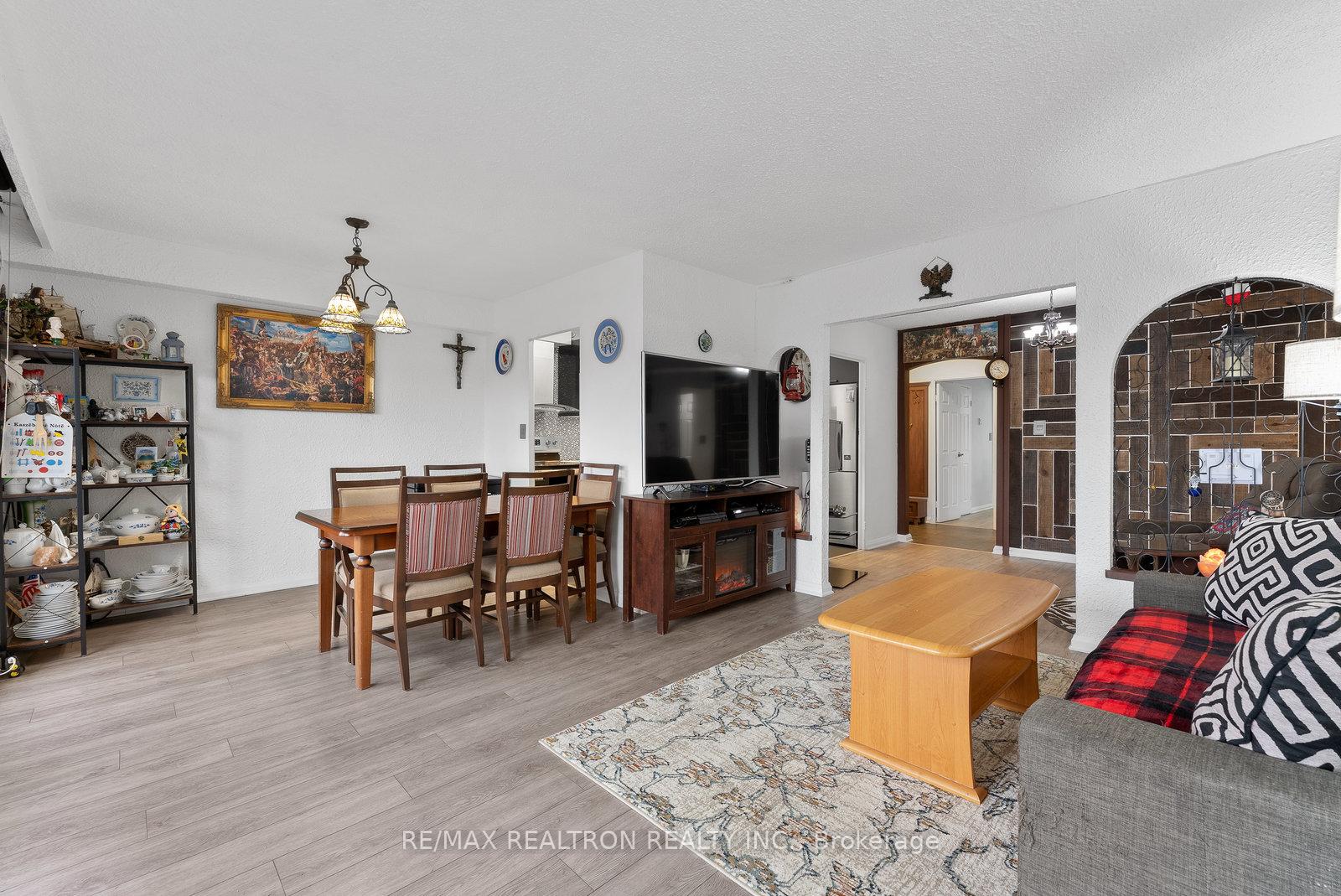 Photo 8 of Unit 1110, 1 Massey Square, Toronto, Crescent Town — HOMEH