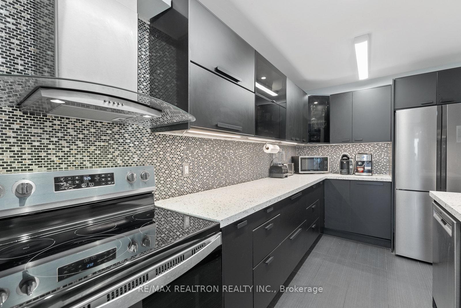 Photo 15 of Unit 1110, 1 Massey Square, Toronto, Crescent Town — HOMEH