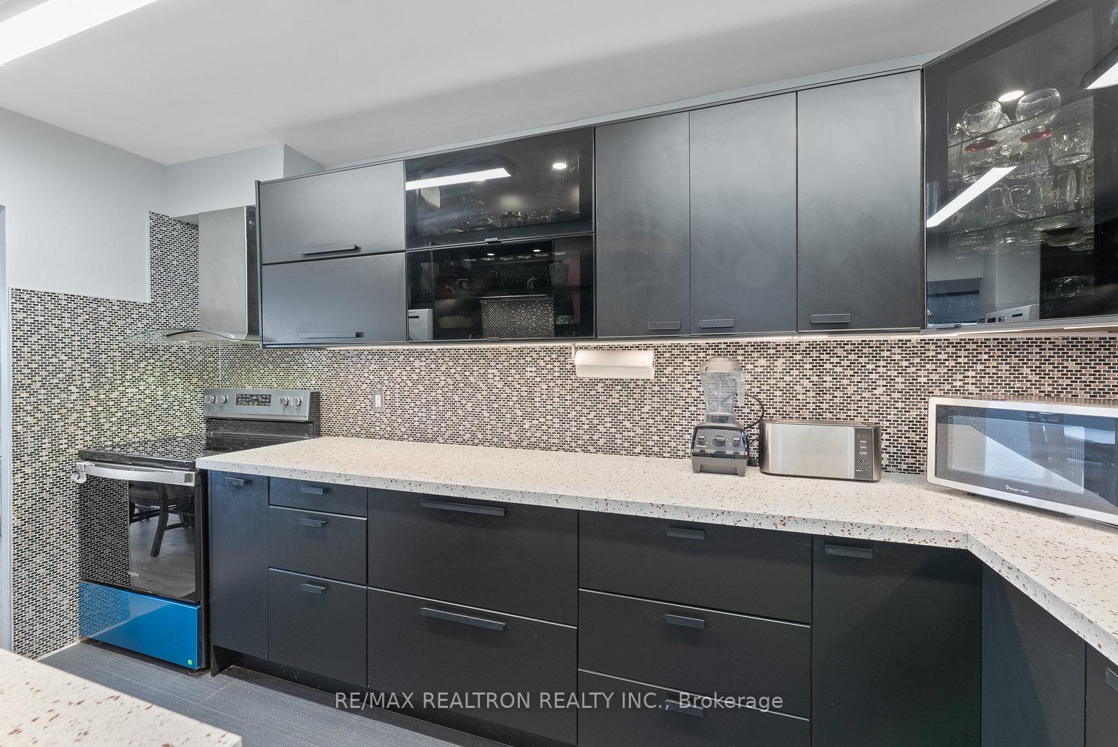Photo 18 of Unit 1110, 1 Massey Square, Toronto, Crescent Town — HOMEH