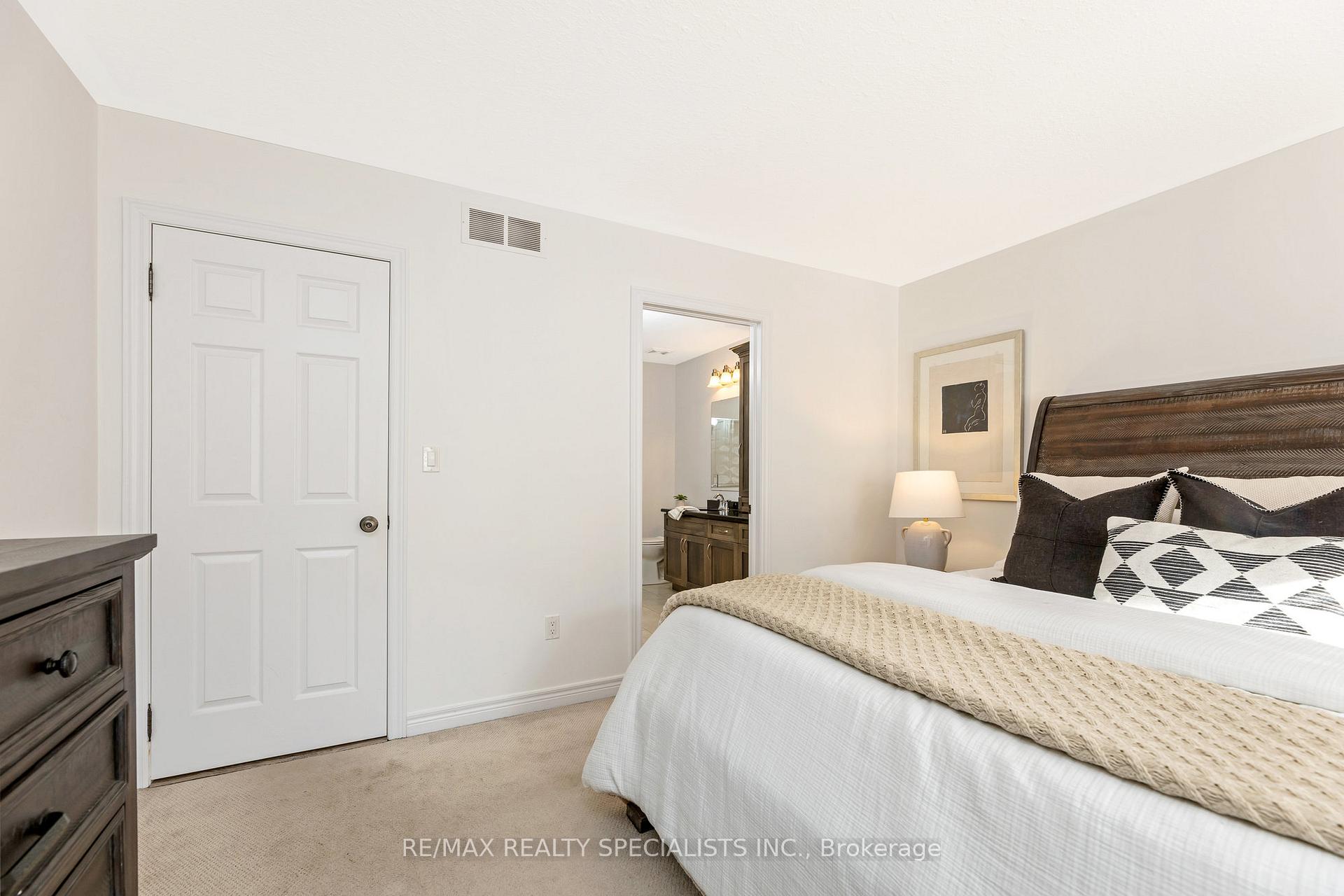 Photo 15 of 19 Juniper Street, Guelph/Eramosa, Rockwood — HOMEH