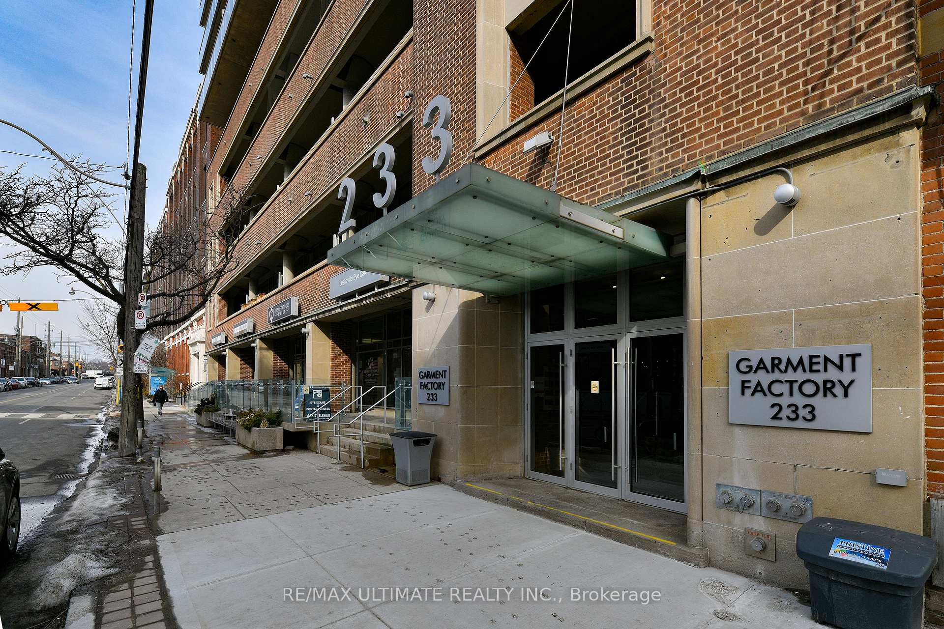 Front of Unit 419, 233 Carlaw Avenue
