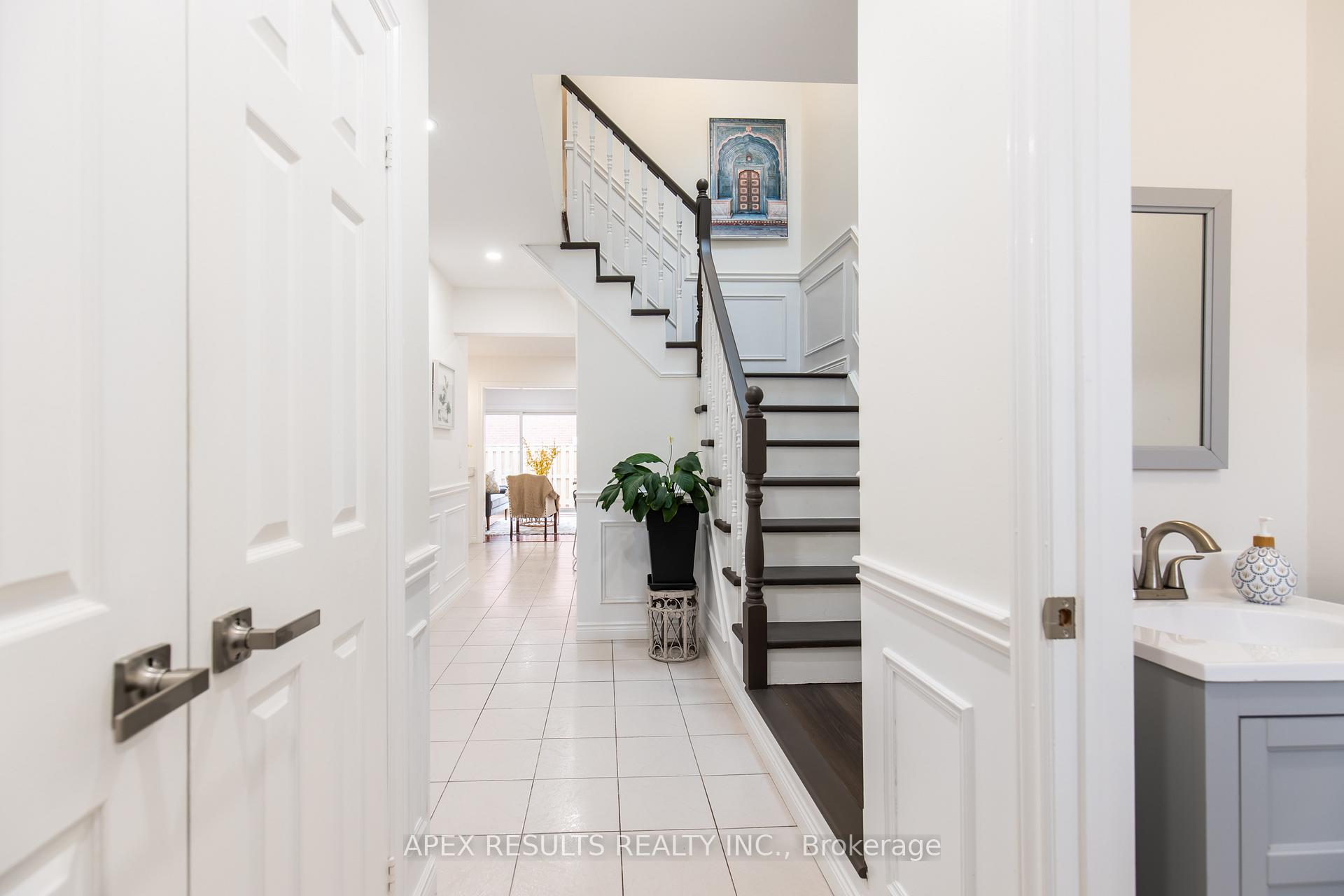 Photo 24 of Unit 10, 34 Dynasty Avenue, Hamilton, Stoney Creek — HOMEH