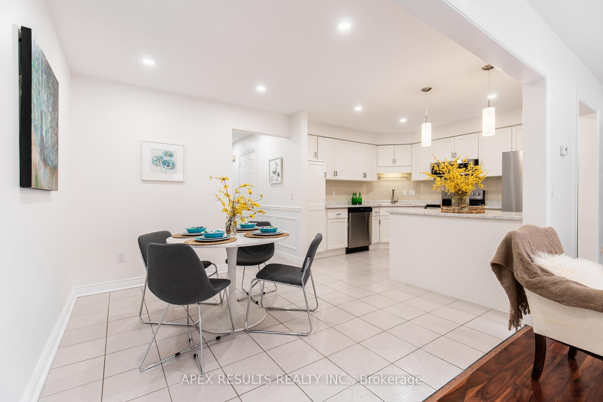 Photo 30 of Unit 10, 34 Dynasty Avenue, Hamilton, Stoney Creek — HOMEH