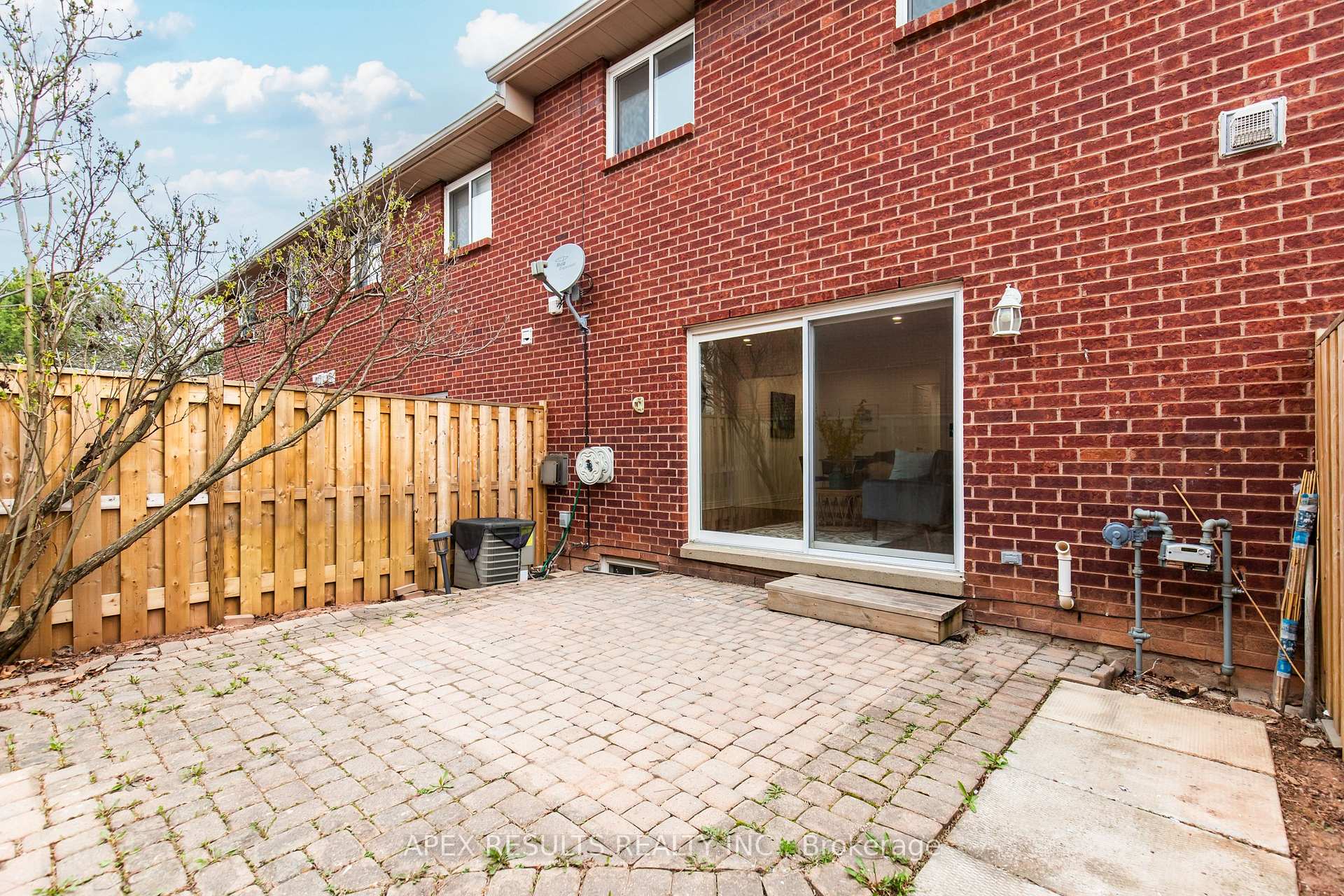 Photo 86 of Unit 10, 34 Dynasty Avenue, Hamilton, Stoney Creek — HOMEH