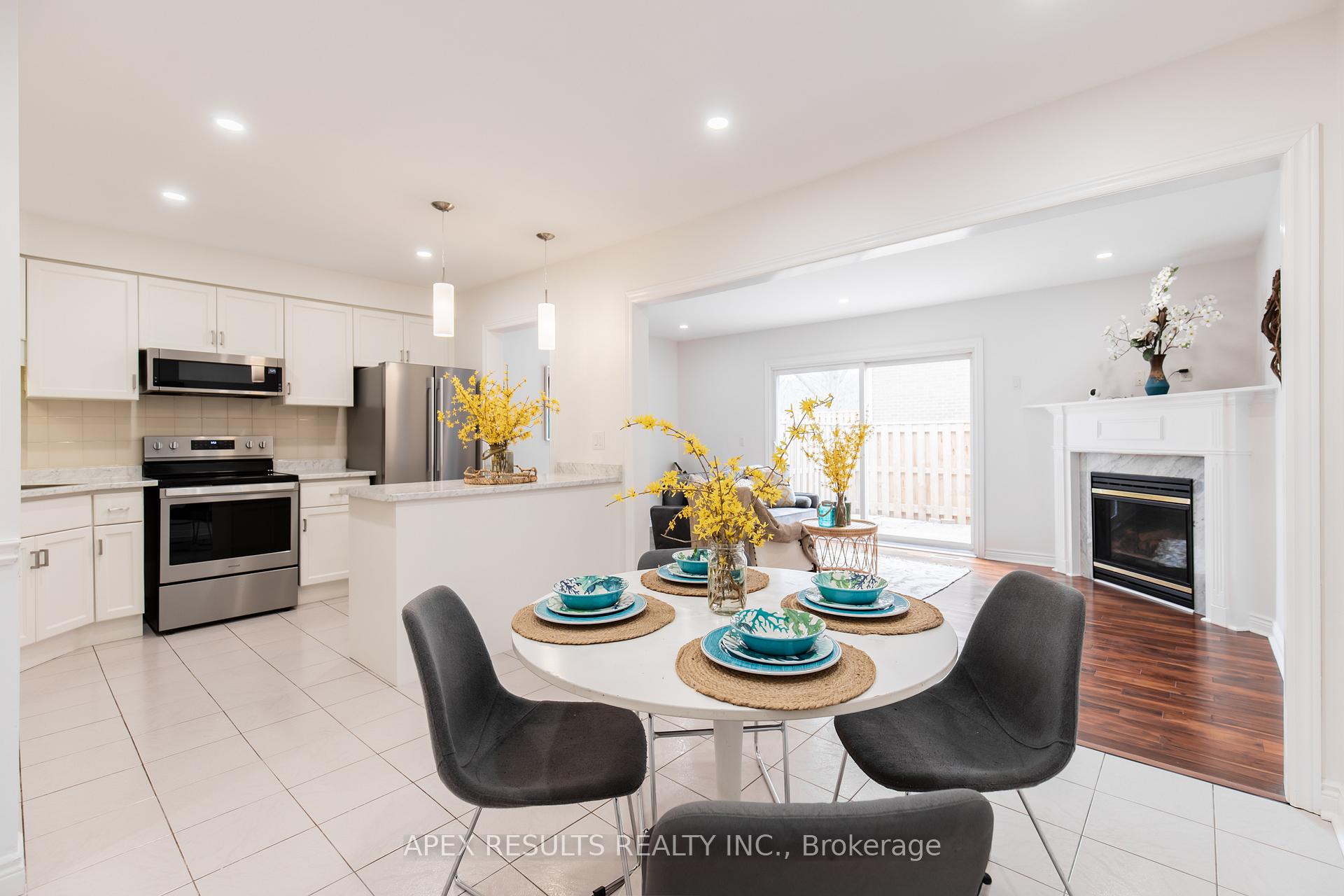 Photo 10 of Unit 10, 34 Dynasty Avenue, Hamilton, Stoney Creek — HOMEH