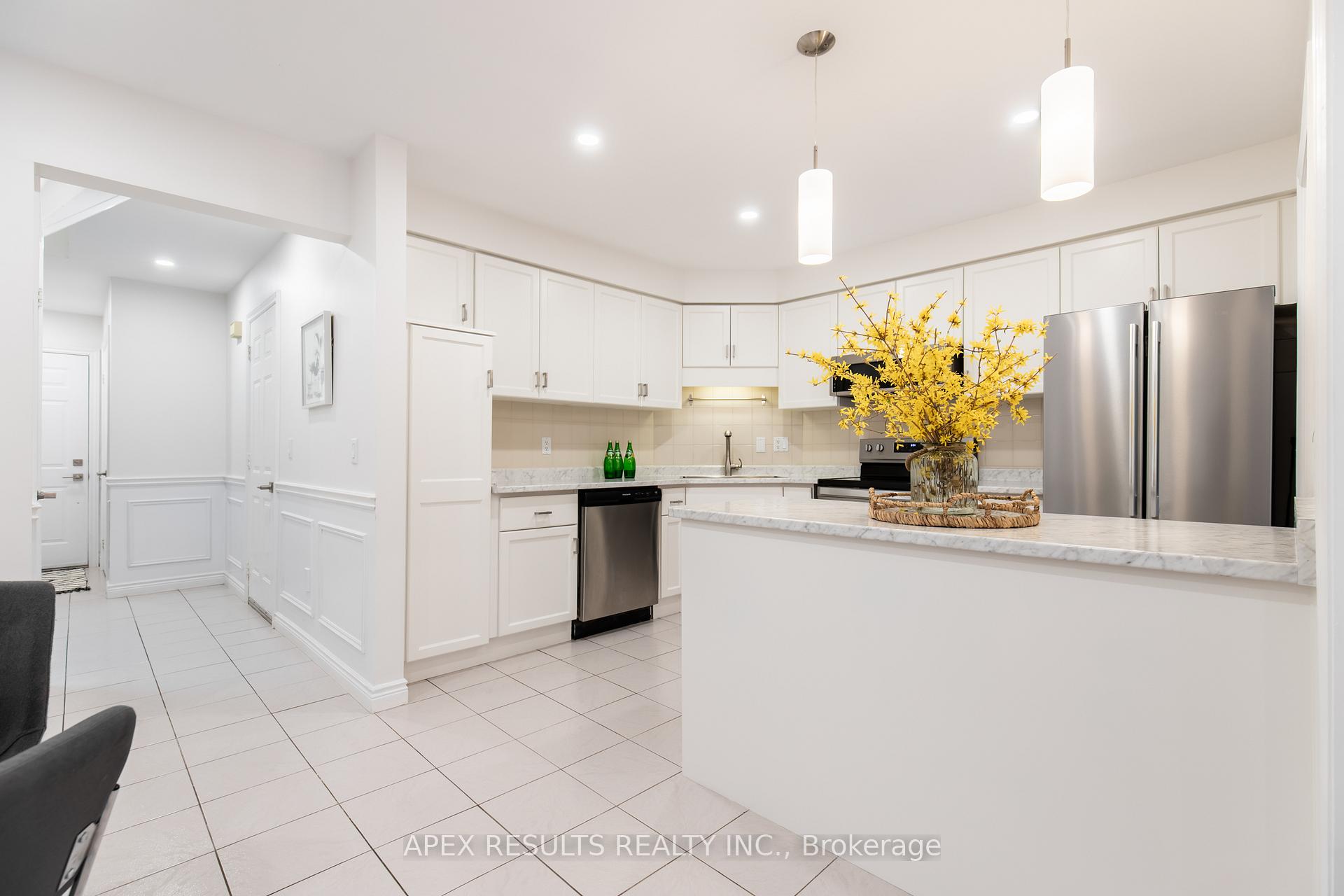 Photo 12 of Unit 10, 34 Dynasty Avenue, Hamilton, Stoney Creek — HOMEH