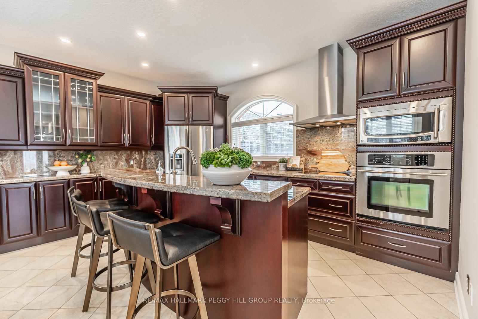 Photo 9 of 27 White Oaks Road, Barrie, Lakeshore — HOMEH
