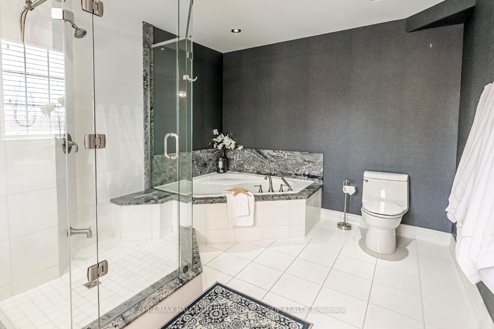 Photo 14 of 27 White Oaks Road, Barrie, Lakeshore — HOMEH