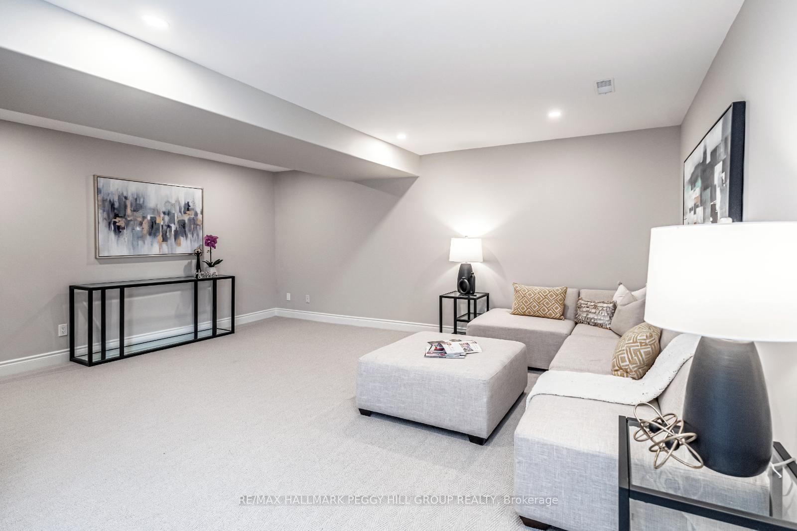 Photo 19 of 27 White Oaks Road, Barrie, Lakeshore — HOMEH