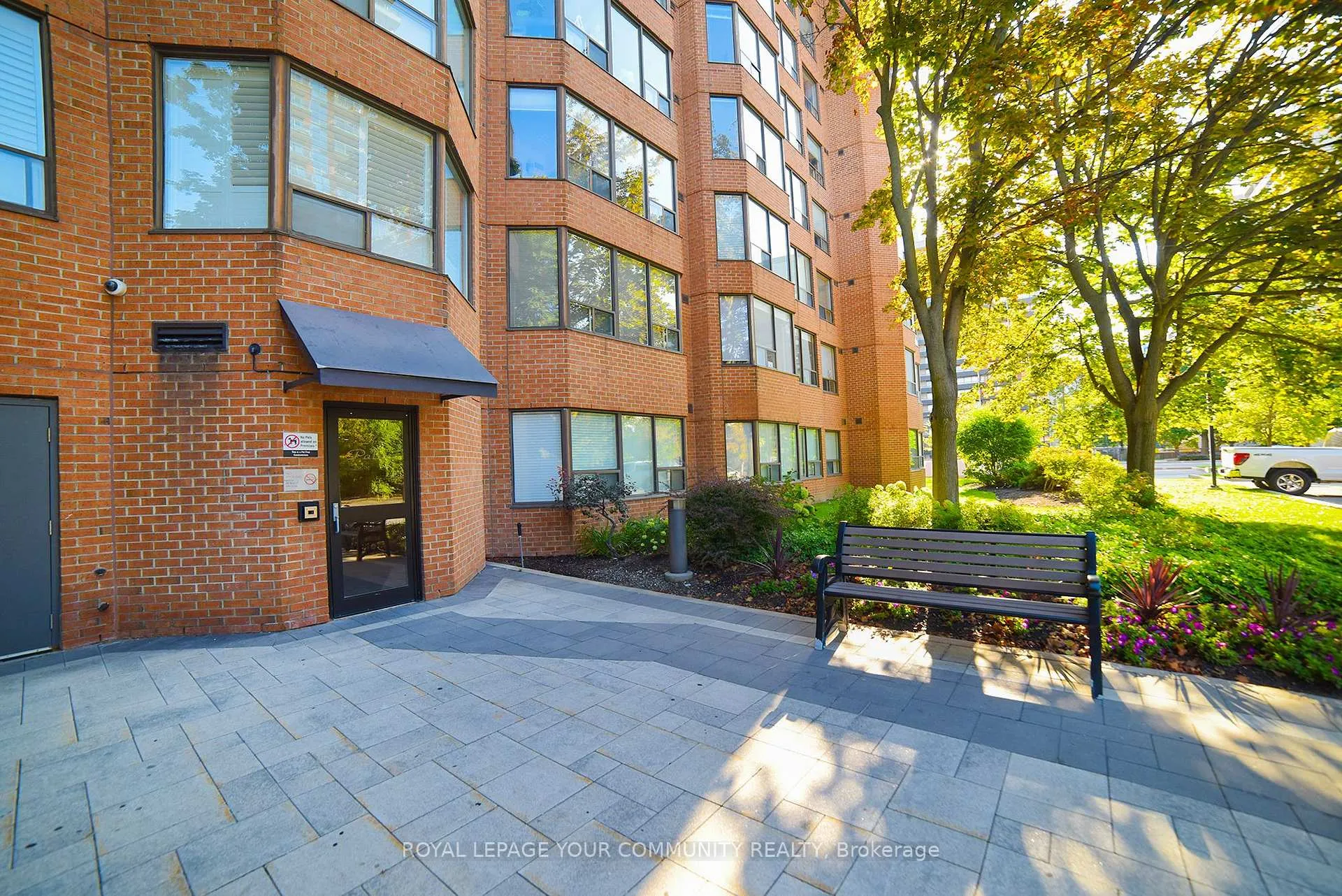 Photo 5 of Unit 1808, 1270 Maple Crossing Boulevard, Burlington, Brant — HOMEH