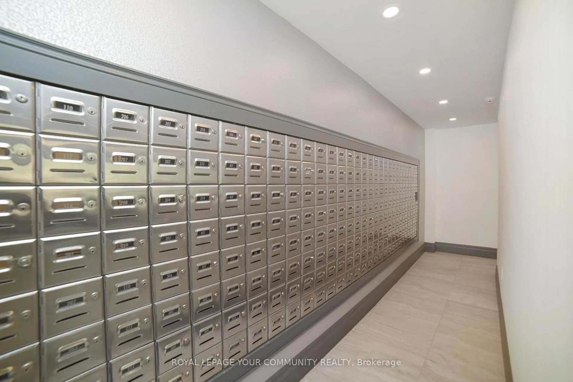 Photo 8 of Unit 1808, 1270 Maple Crossing Boulevard, Burlington, Brant — HOMEH