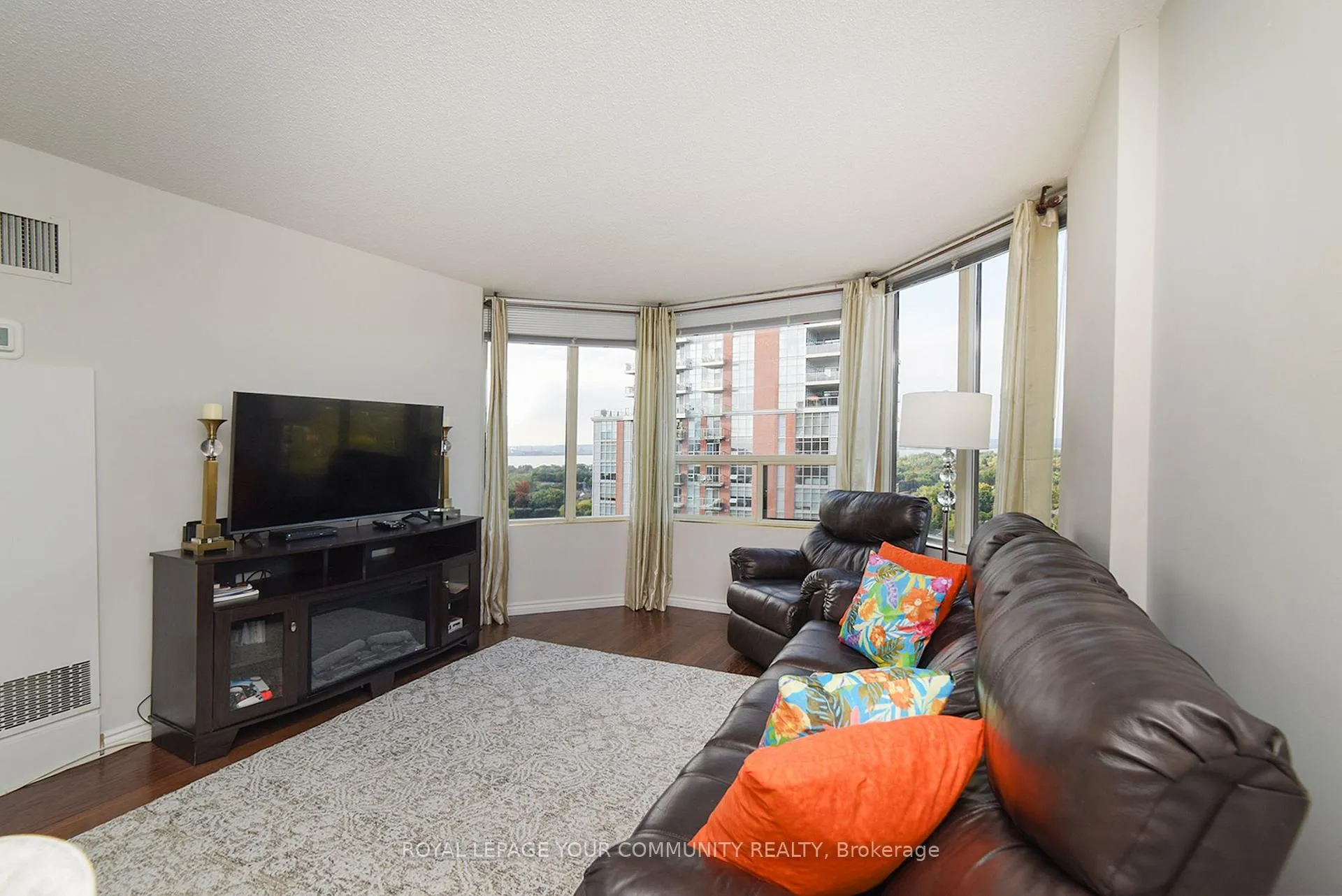 Photo 21 of Unit 1808, 1270 Maple Crossing Boulevard, Burlington, Brant — HOMEH
