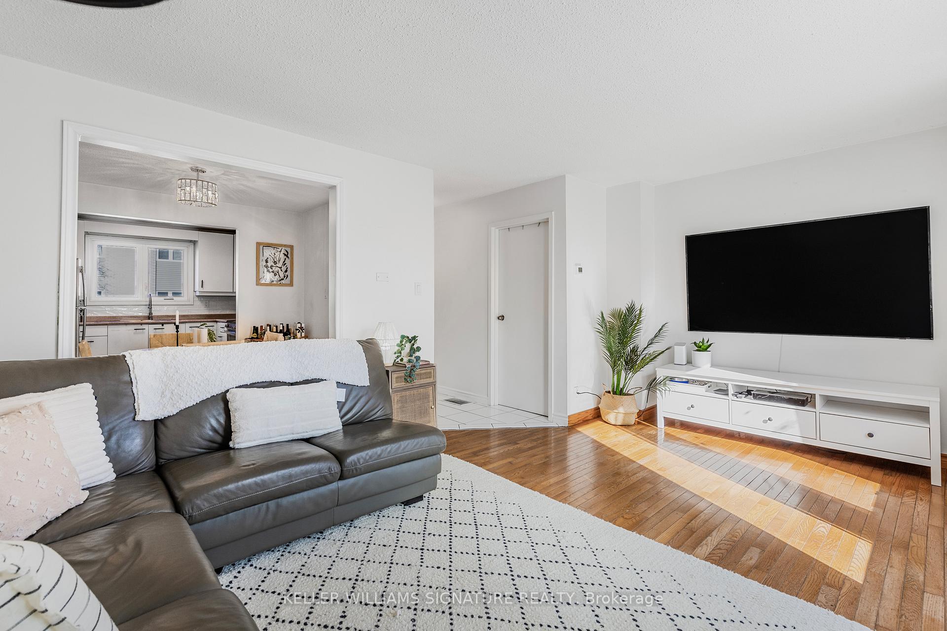 Photo 1 of Unit 48, 33 Rochelle Avenue, Hamilton, Quinndale — HOMEH
