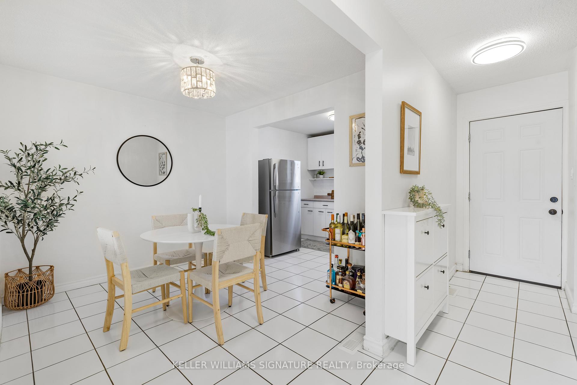 Photo 6 of Unit 48, 33 Rochelle Avenue, Hamilton, Quinndale — HOMEH
