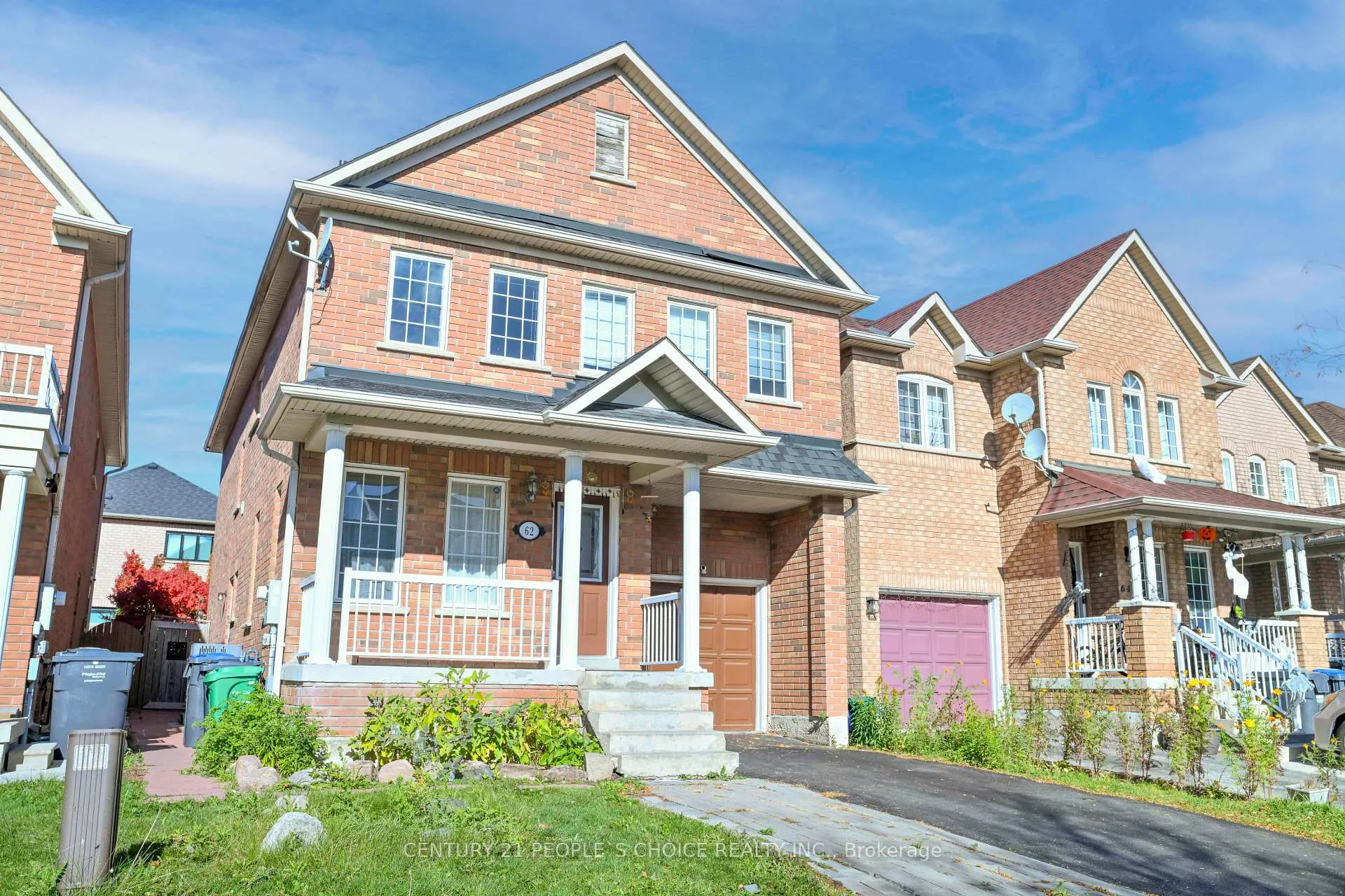 Photo 4 of 62 Pauline Crescent, Brampton, Fletcher's Meadow — HOMEH