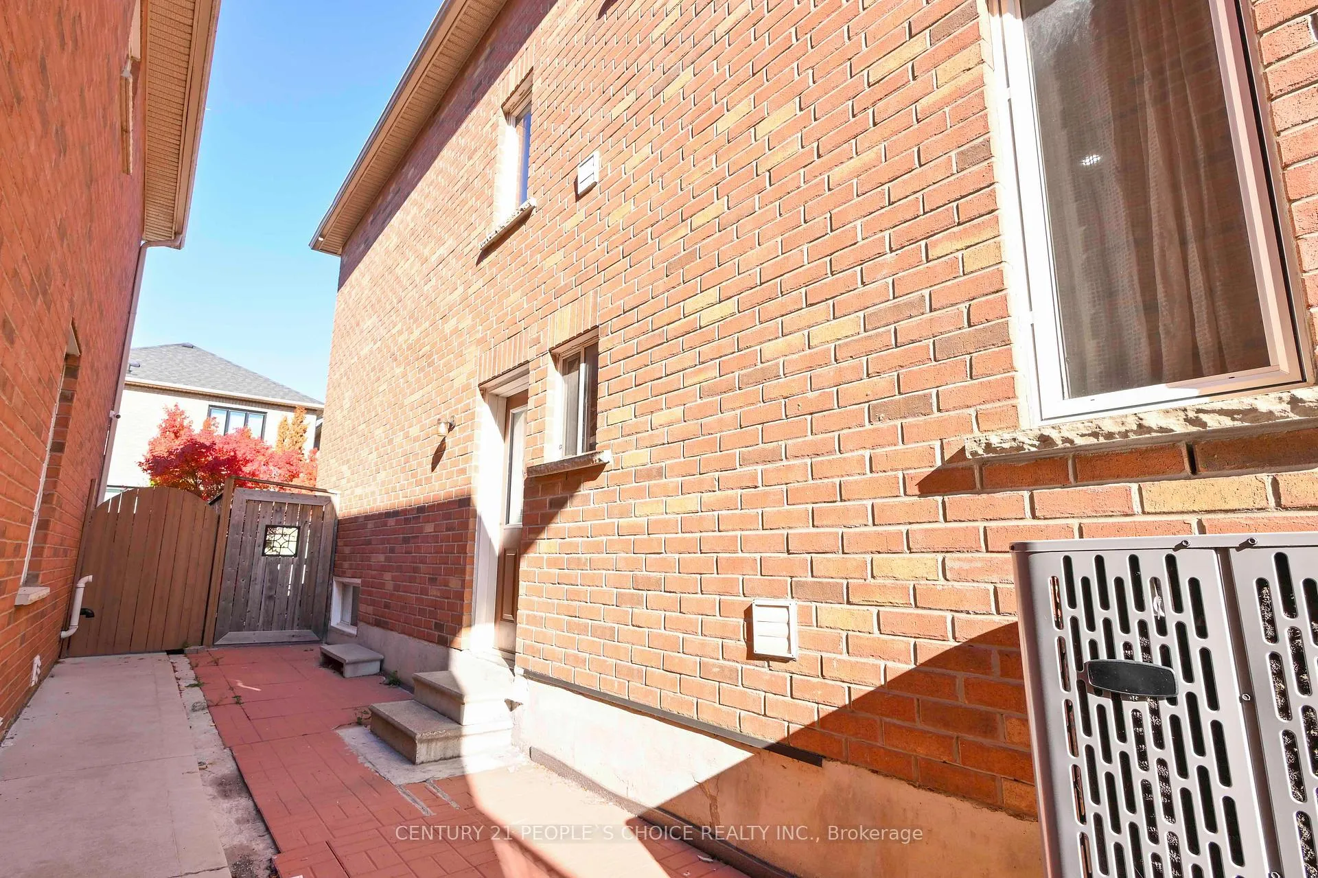 Photo 45 of 62 Pauline Crescent, Brampton, Fletcher's Meadow — HOMEH