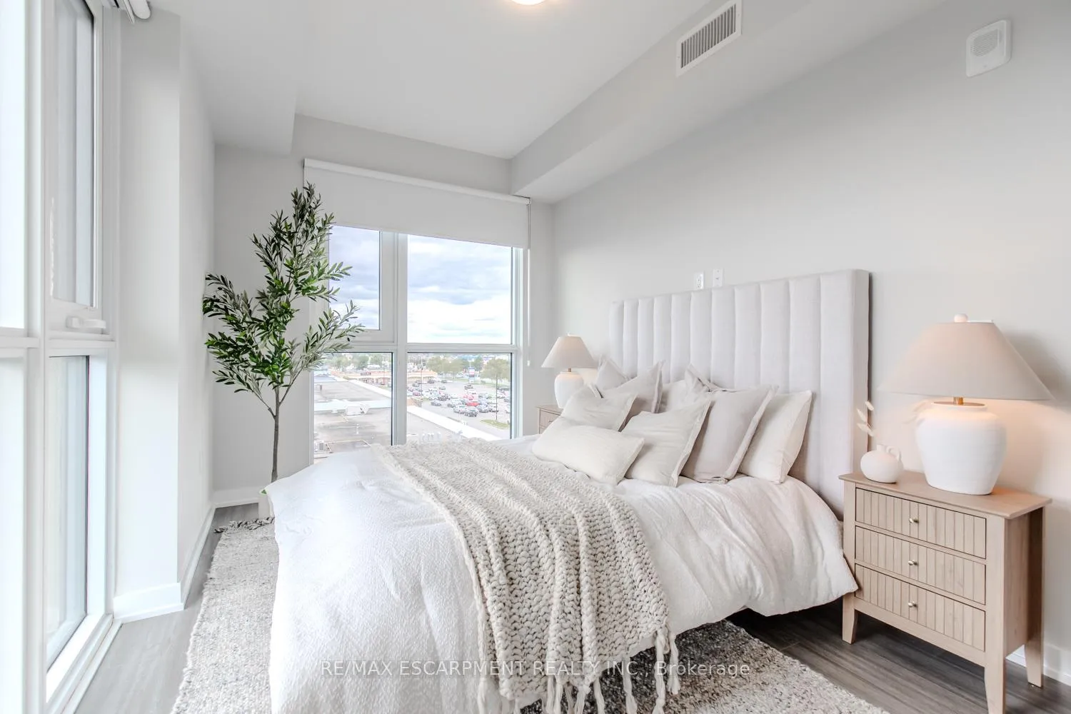 Photo 19 of Unit 1311, 870 Queenston Road, Hamilton, Stoney Creek — HOMEH
