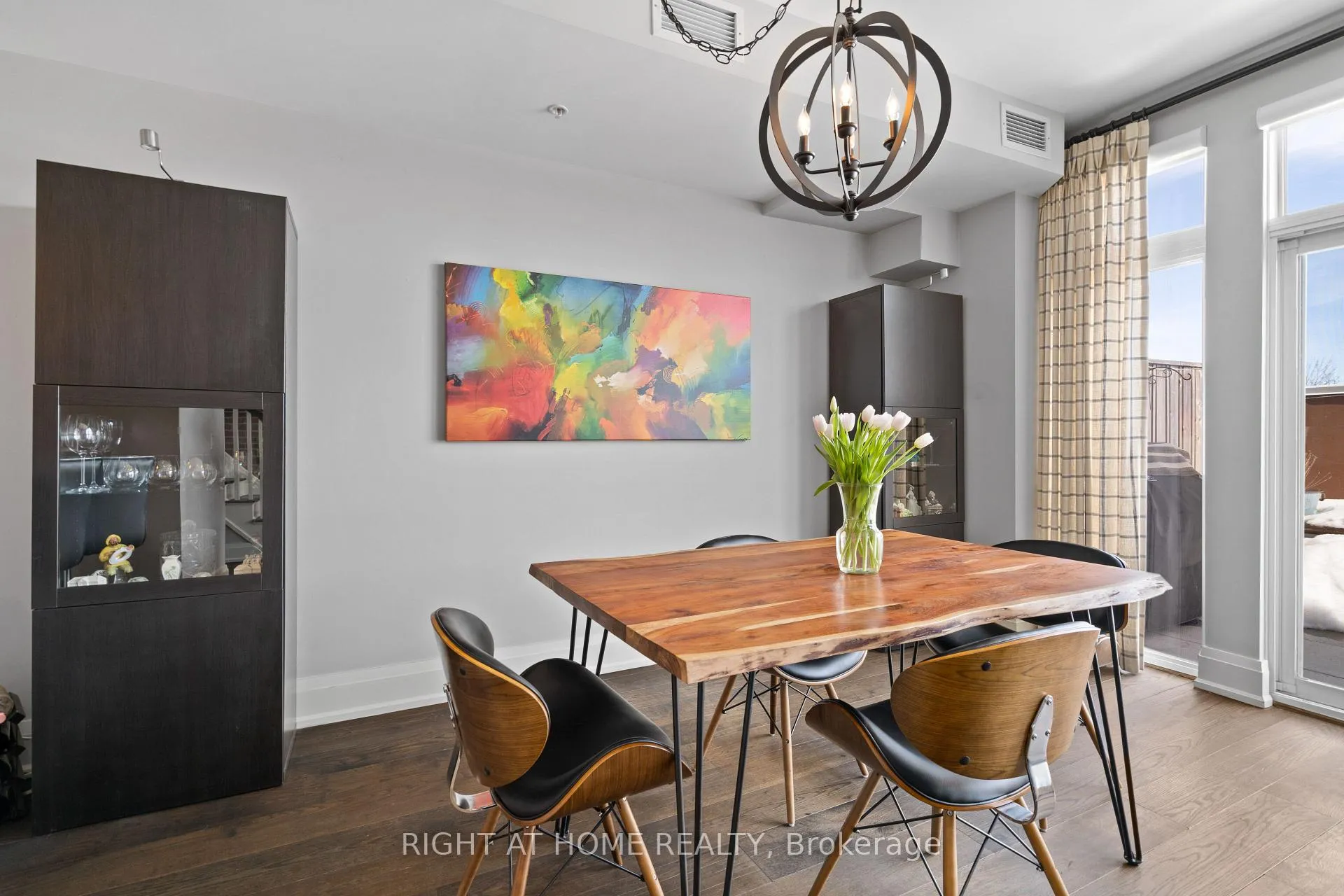 Photo 7 of Unit 401, 64 Wells Street, Aurora, Aurora Village — HOMEH