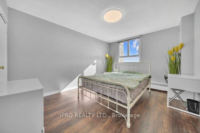 Photo 8 of Unit 1401, 225 Harvard Place, Waterloo — HOMEH
