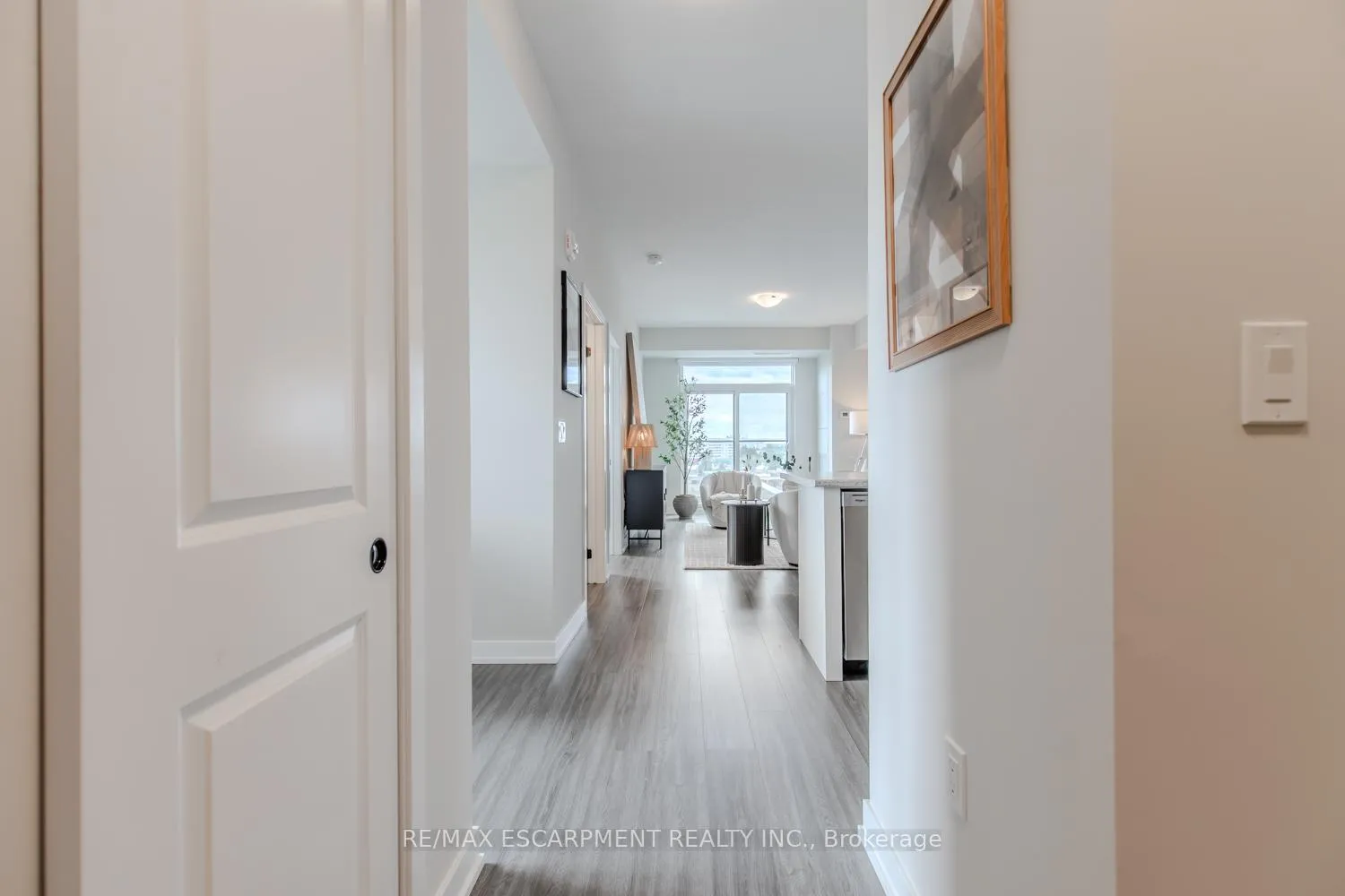 Photo 5 of Unit 1106, 870 Queenston Road, Hamilton, Stoney Creek — HOMEH
