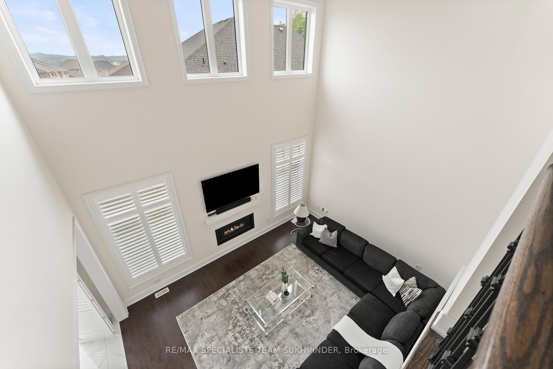 Photo 12 of 27 Daisy Meadow Crescent, Caledon, Caledon East — HOMEH