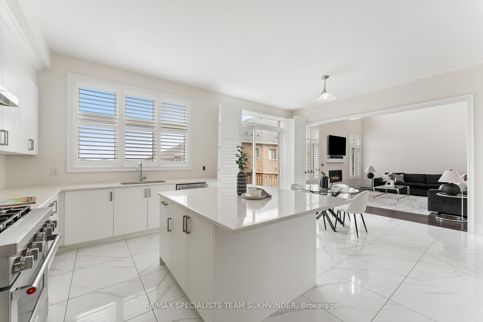 Photo 16 of 27 Daisy Meadow Crescent, Caledon, Caledon East — HOMEH