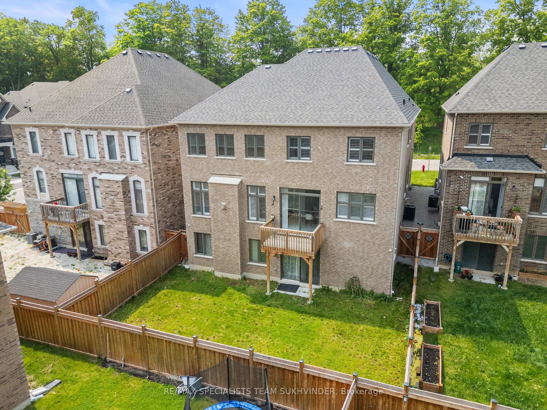 Photo 42 of 27 Daisy Meadow Crescent, Caledon, Caledon East — HOMEH