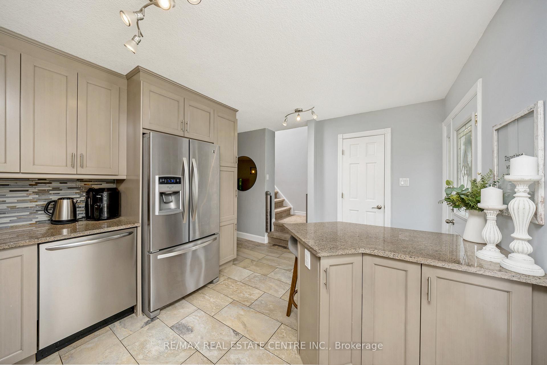 Photo 3 of 177 Kingham Road, Halton Hills, Acton — HOMEH