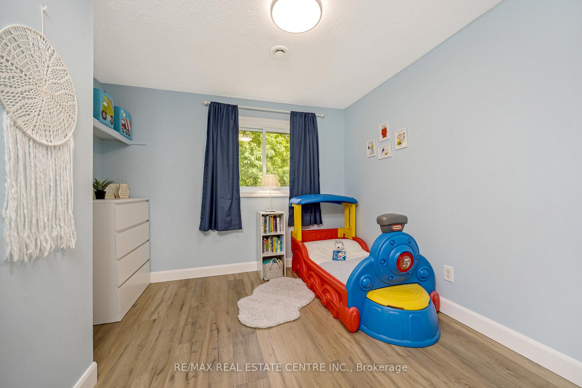 Photo 16 of 177 Kingham Road, Halton Hills, Acton — HOMEH