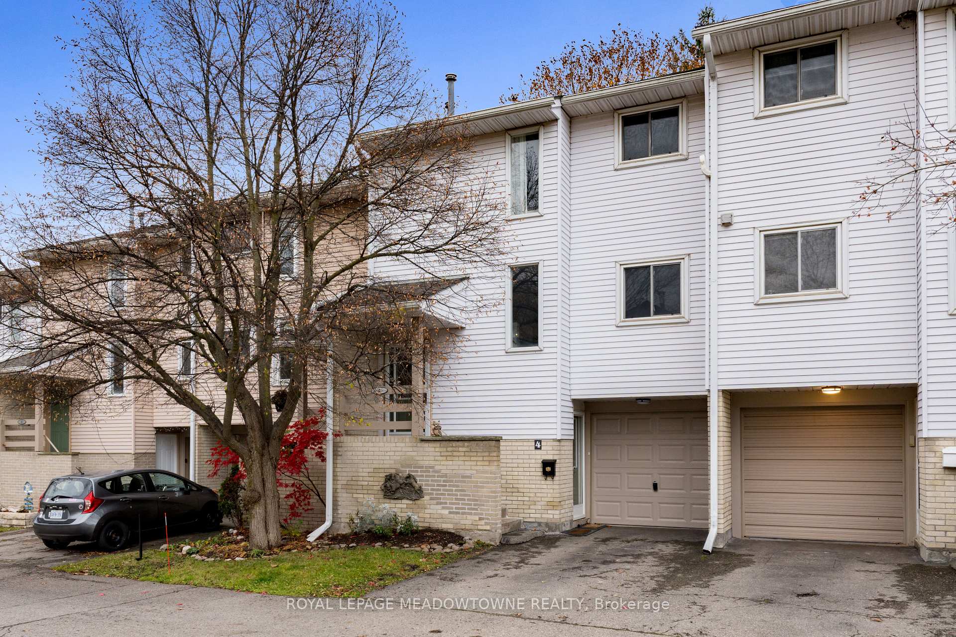 Photo 1 of 4 Lynden Circle, Halton Hills, Georgetown — HOMEH