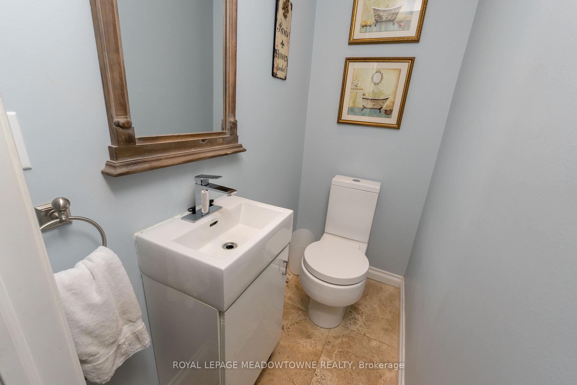 Photo 17 of 4 Lynden Circle, Halton Hills, Georgetown — HOMEH