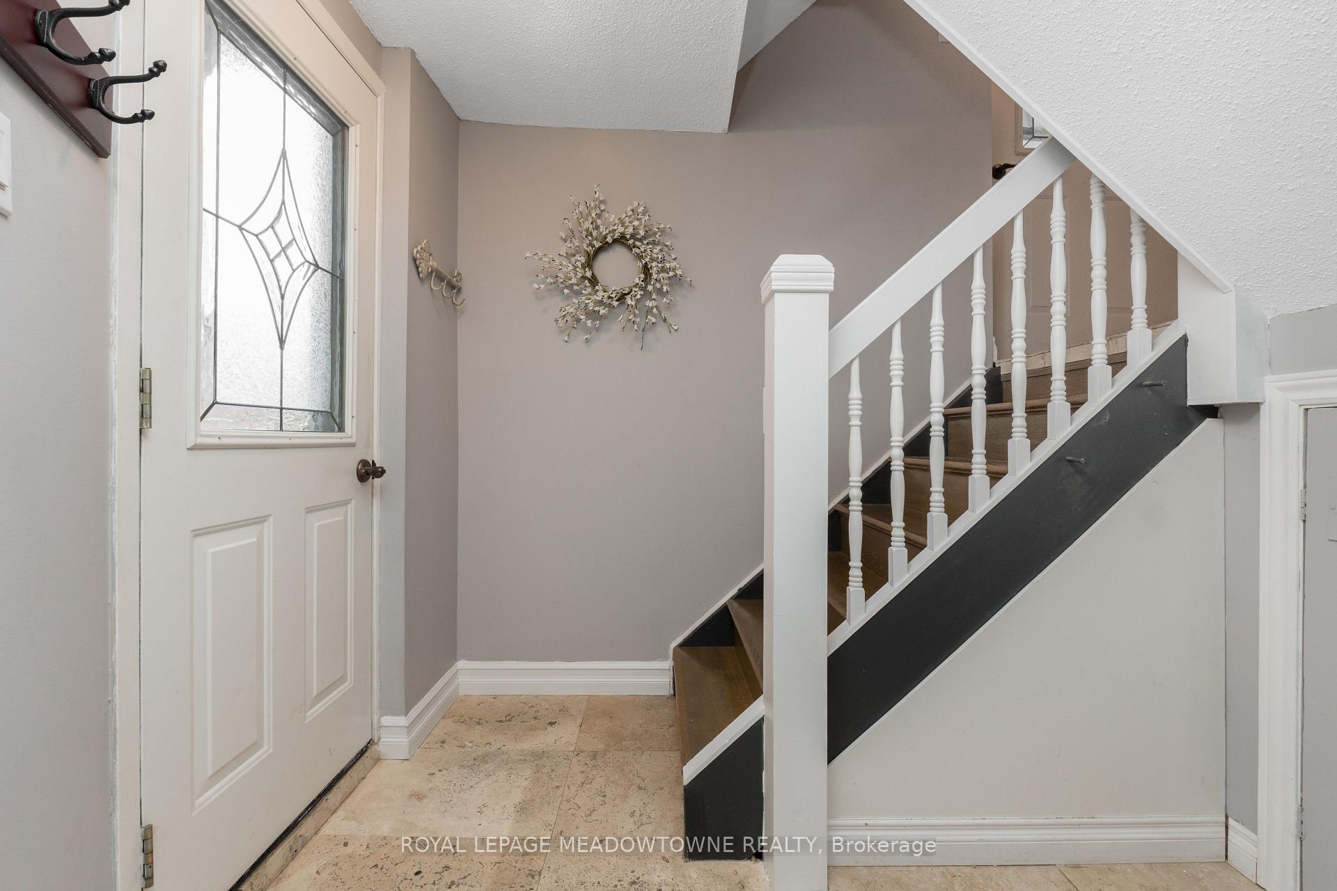 Photo 27 of 4 Lynden Circle, Halton Hills, Georgetown — HOMEH
