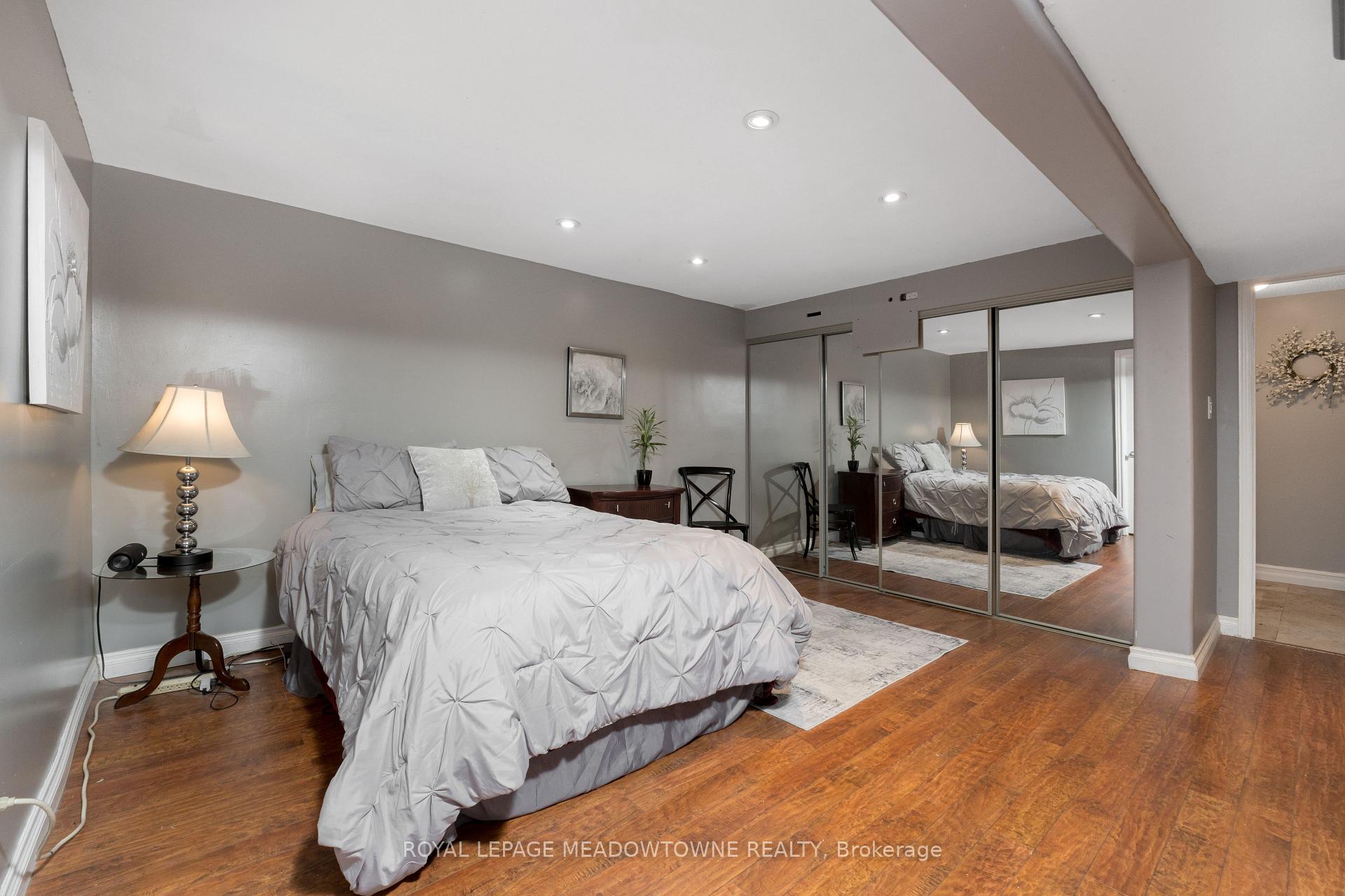 Photo 30 of 4 Lynden Circle, Halton Hills, Georgetown — HOMEH