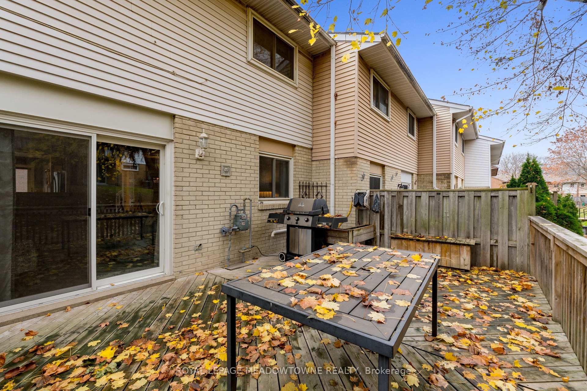 Photo 35 of 4 Lynden Circle, Halton Hills, Georgetown — HOMEH
