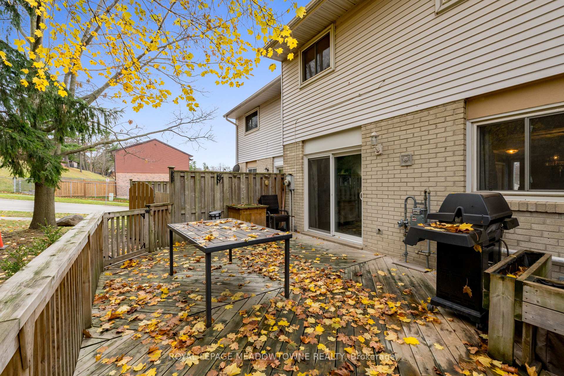 Photo 36 of 4 Lynden Circle, Halton Hills, Georgetown — HOMEH