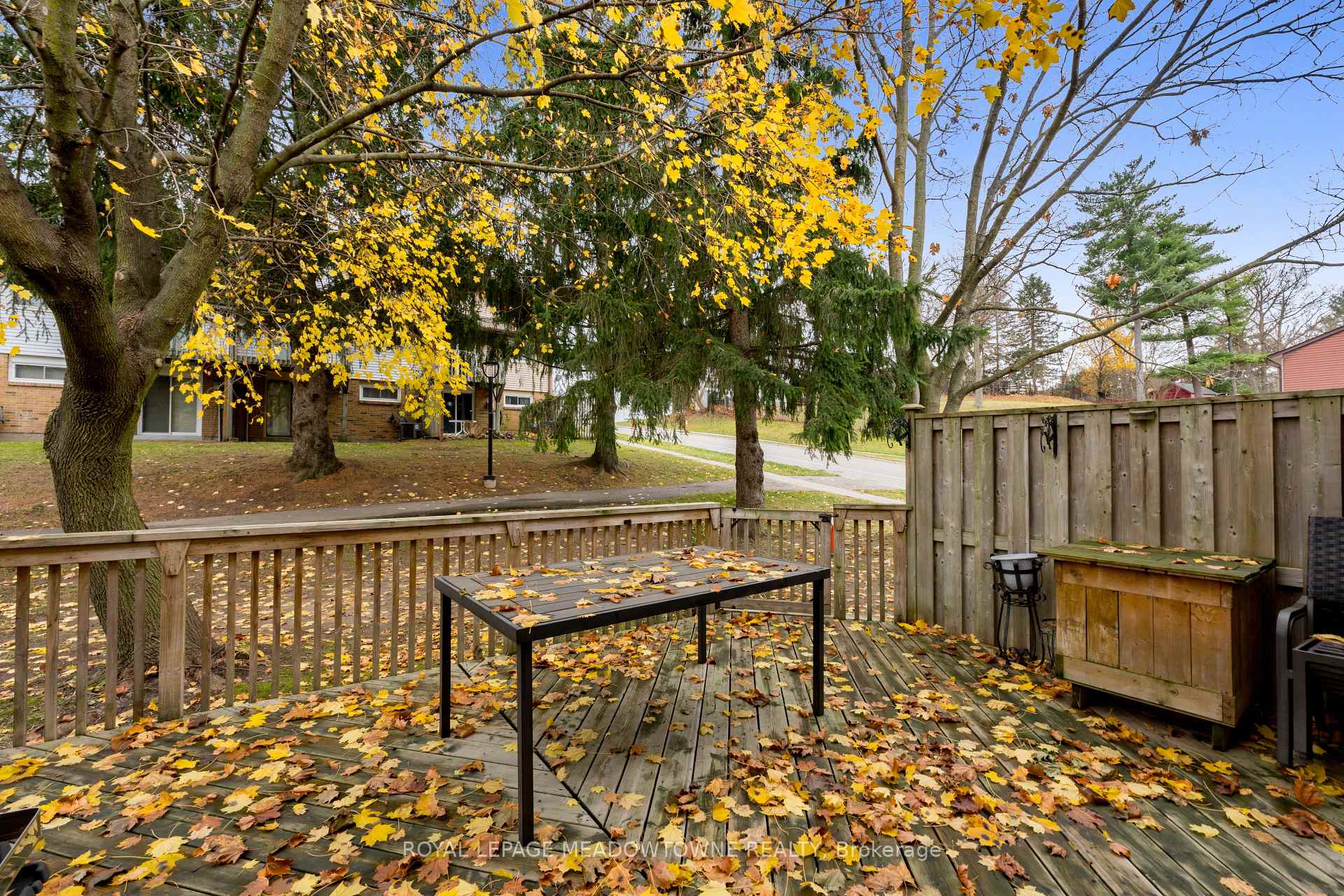 Photo 37 of 4 Lynden Circle, Halton Hills, Georgetown — HOMEH
