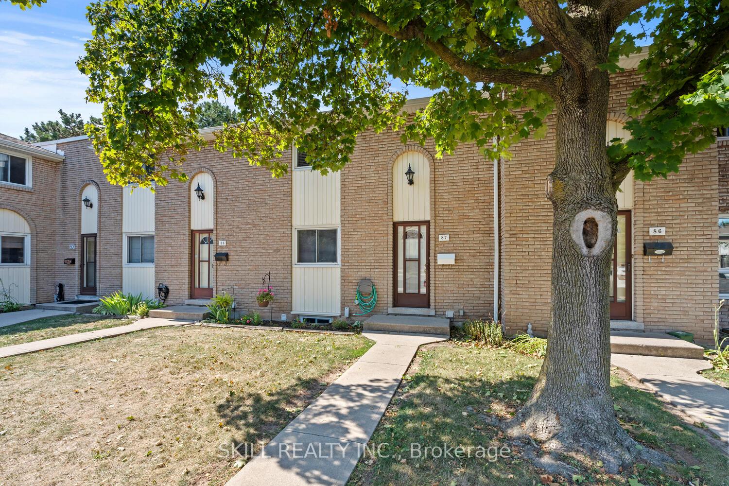 Photo 2 of Unit 87, 151 Gateshead Crescent, Hamilton, Stoney Creek — HOMEH