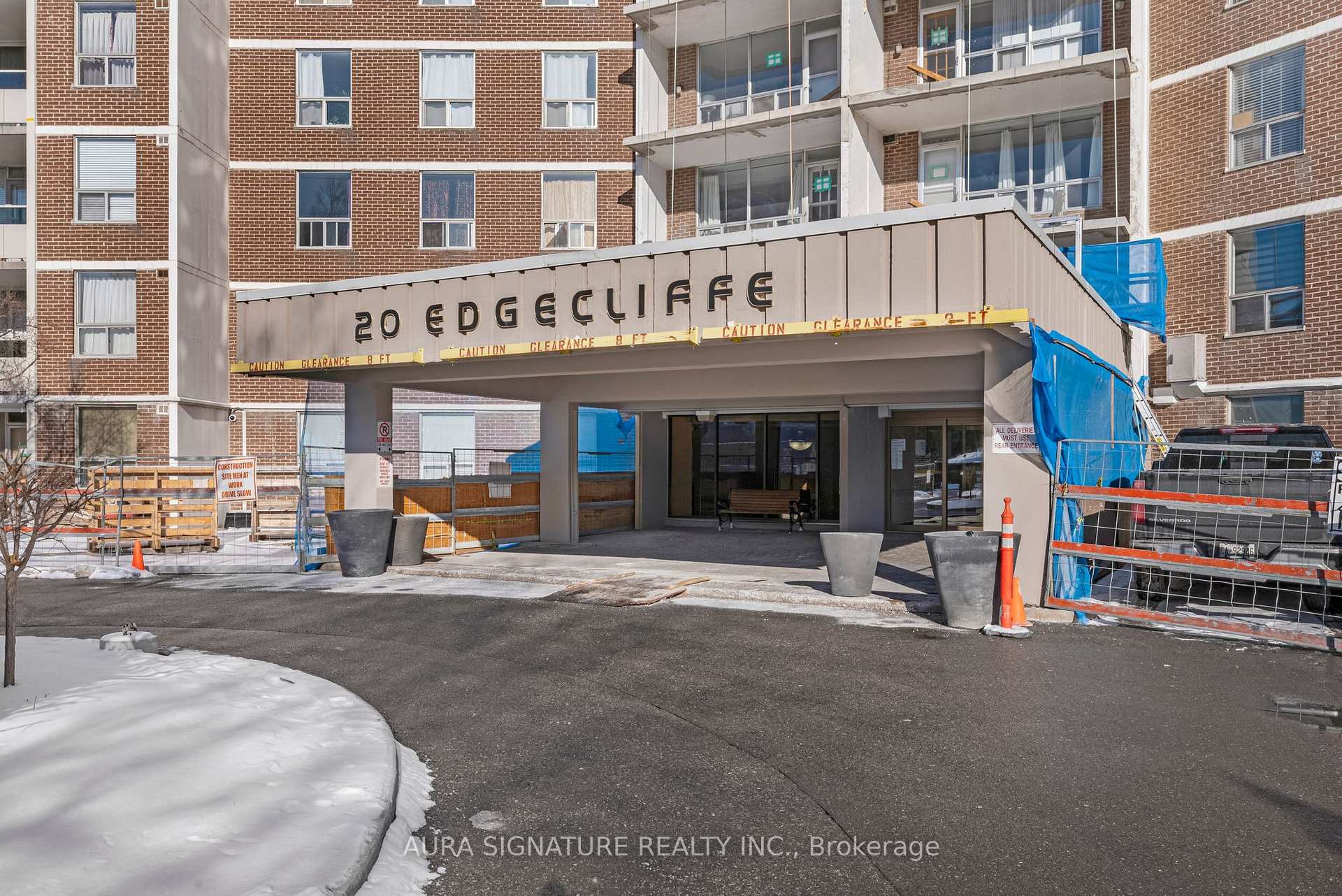 Photo 2 of Unit PH 11, 20 Edgecliff Golfway, Toronto, Flemingdon Park — HOMEH