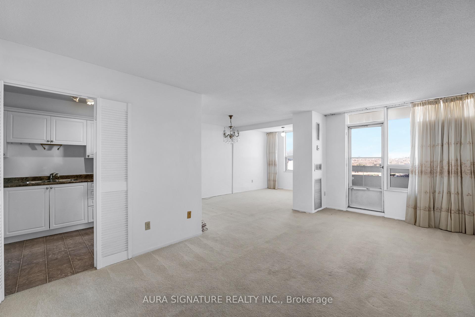 Photo 4 of Unit PH 11, 20 Edgecliff Golfway, Toronto, Flemingdon Park — HOMEH
