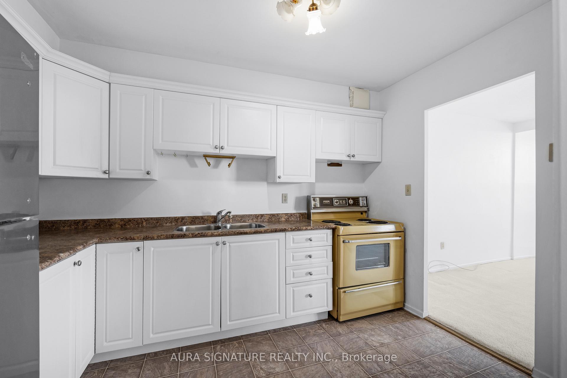 Photo 12 of Unit PH 11, 20 Edgecliff Golfway, Toronto, Flemingdon Park — HOMEH