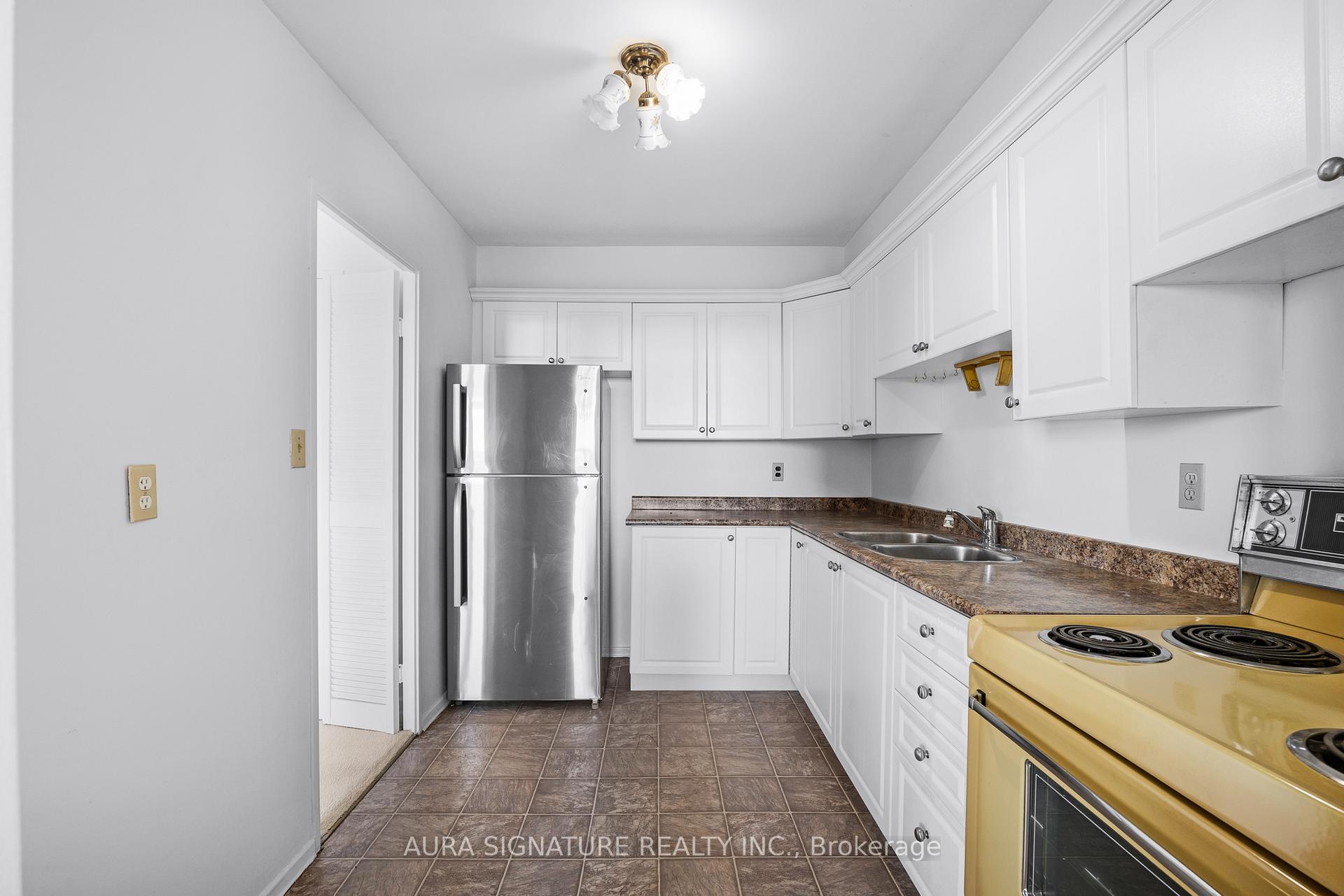 Photo 13 of Unit PH 11, 20 Edgecliff Golfway, Toronto, Flemingdon Park — HOMEH