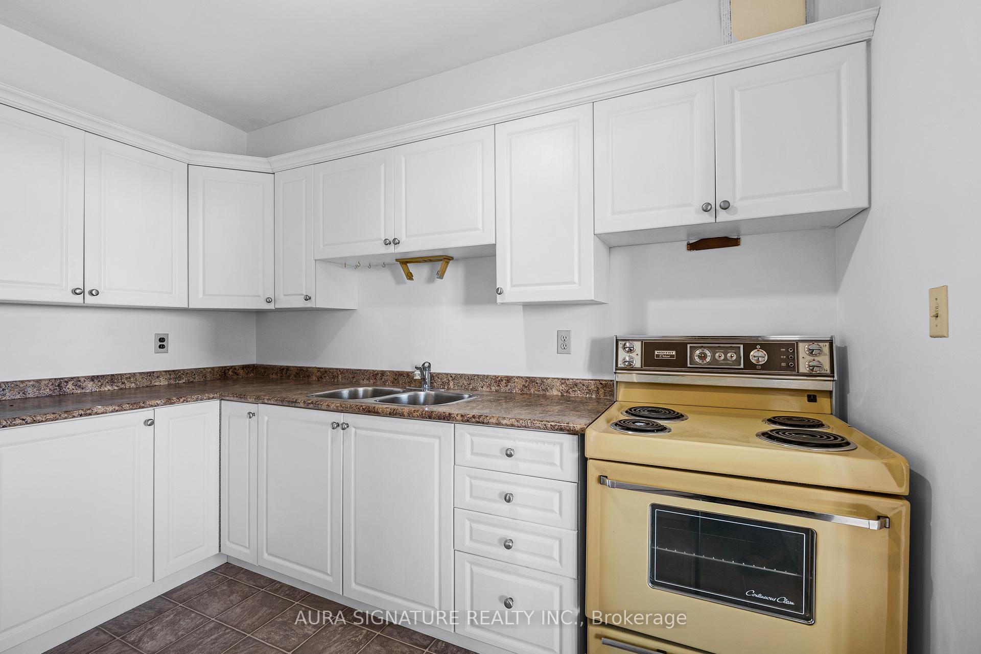 Photo 14 of Unit PH 11, 20 Edgecliff Golfway, Toronto, Flemingdon Park — HOMEH