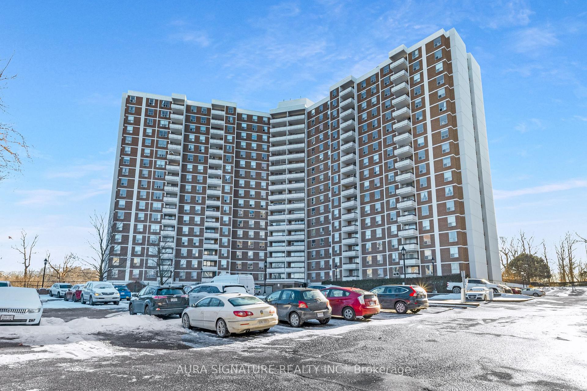 Photo 30 of Unit PH 11, 20 Edgecliff Golfway, Toronto, Flemingdon Park — HOMEH