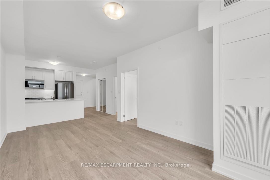 Photo 12 of Unit 335, 10 Mallard Trail, Hamilton, Waterdown — HOMEH