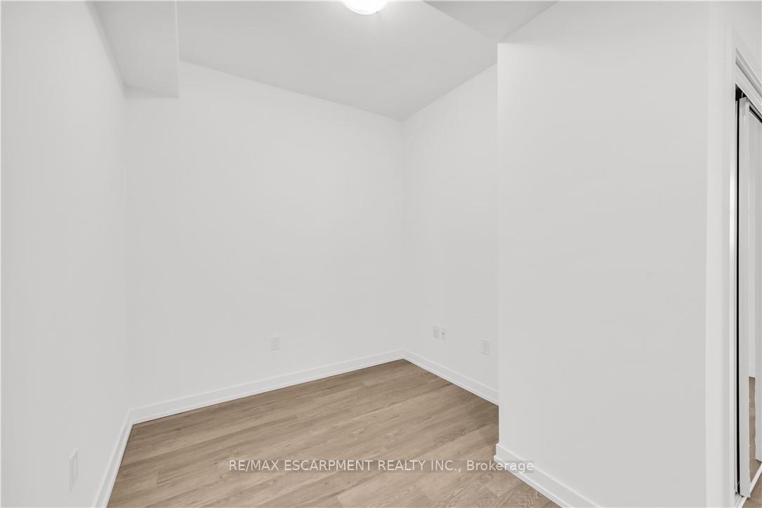Photo 20 of Unit 335, 10 Mallard Trail, Hamilton, Waterdown — HOMEH