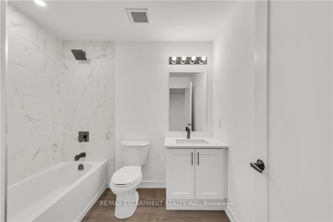 Photo 22 of Unit 335, 10 Mallard Trail, Hamilton, Waterdown — HOMEH