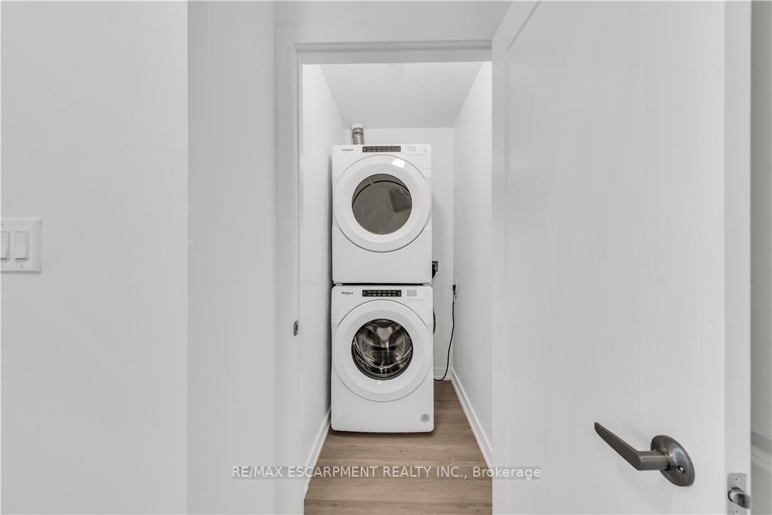 Photo 23 of Unit 335, 10 Mallard Trail, Hamilton, Waterdown — HOMEH