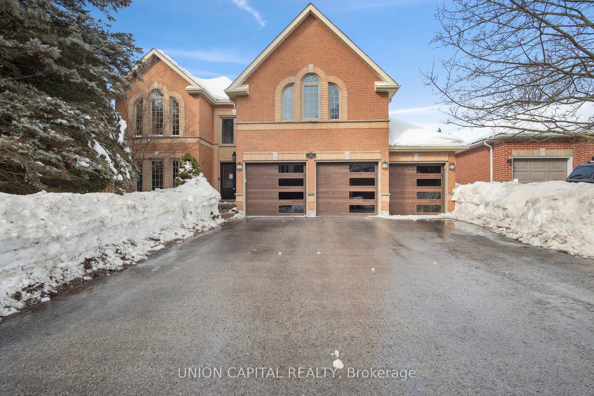 Photo 1 of 85 Charing Crescent, Aurora, Aurora Highlands — HOMEH